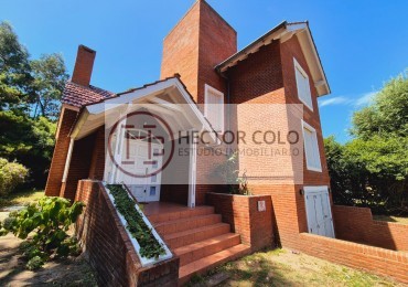 Hermosa casa sobre lote multifamiliar en Valeria del Mar ( Codigo 153845 )